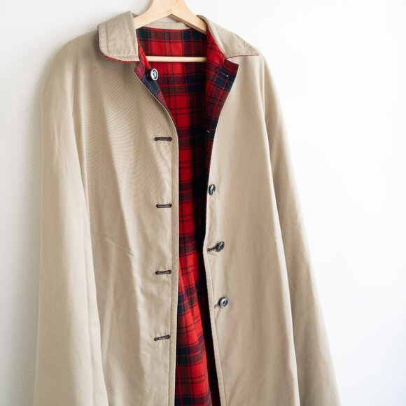 VINTAGE 70s Reversible Plaid Blanket Wool Cape - Picture 6 of 7